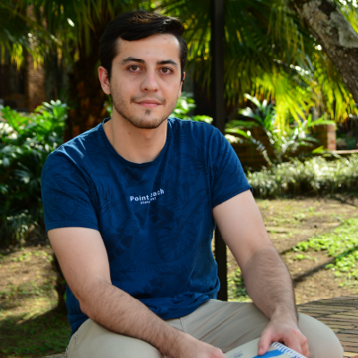 Juan de Valdenebro Herrera, becario de Ingeniera Electrónica. Juan de Valdenebro Herrera, becario de Ingeniera Electrónica.