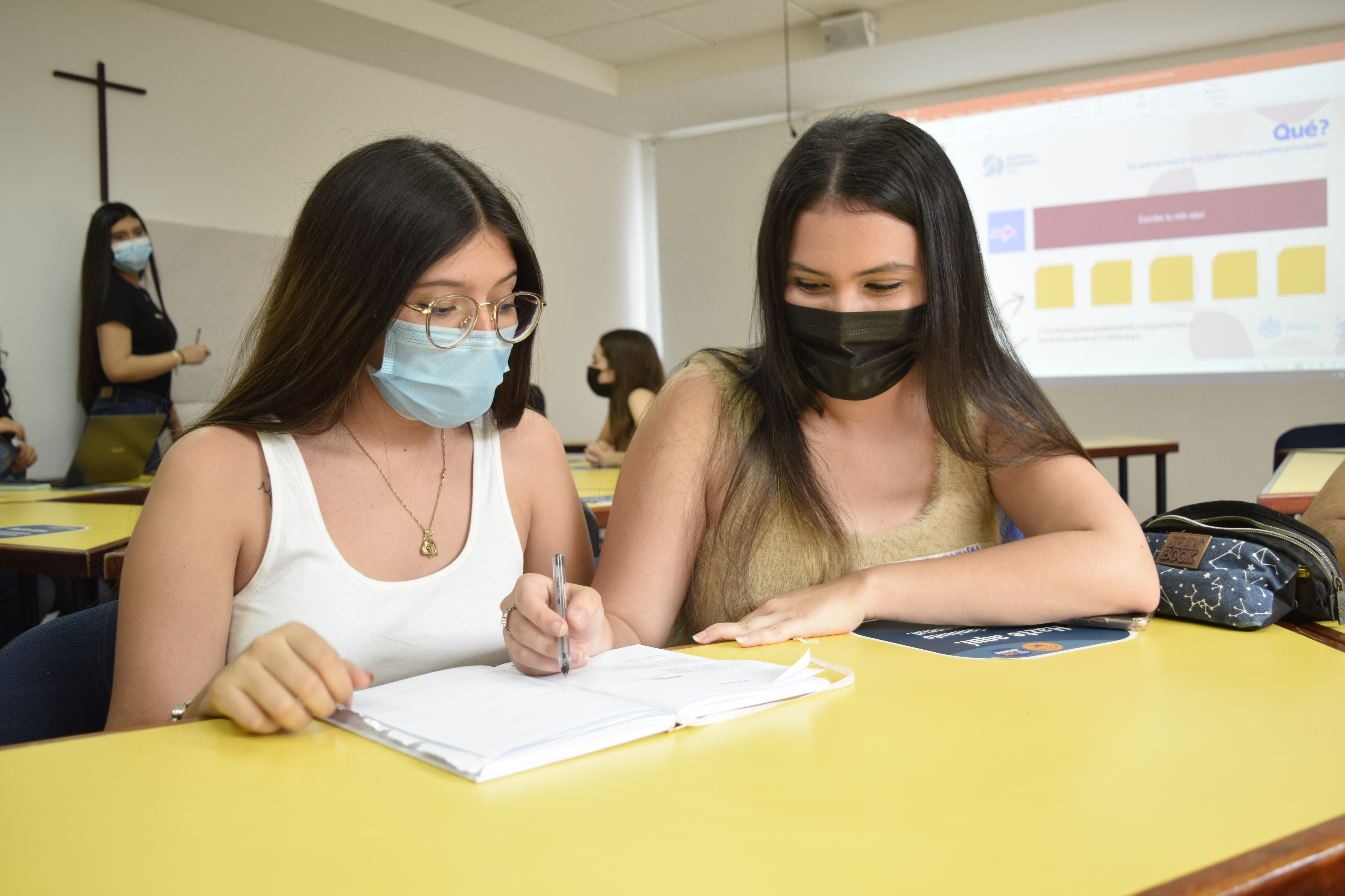Excelencia humana y académica Excelencia humana y académica