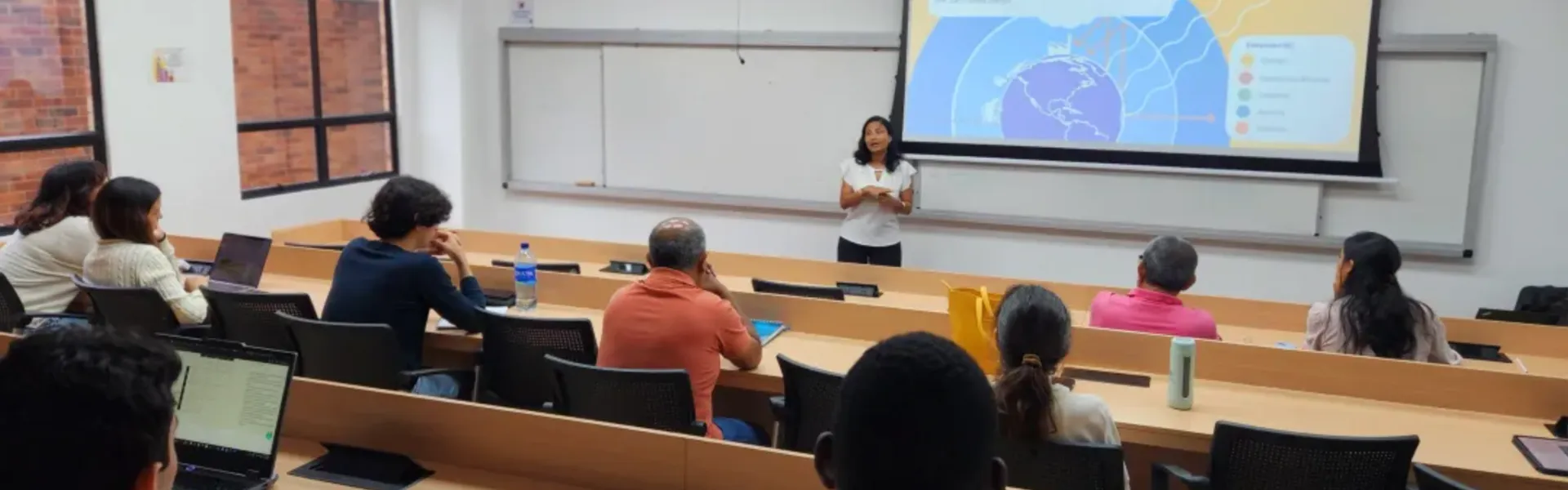 Oportunidades y retos en el mercado del carbono: conferencia de Luz Adriana Velazco en la Javeriana Cali Oportunidades y retos en el mercado del carbono: conferencia de Luz Adriana Velazco en la Javeriana Cali