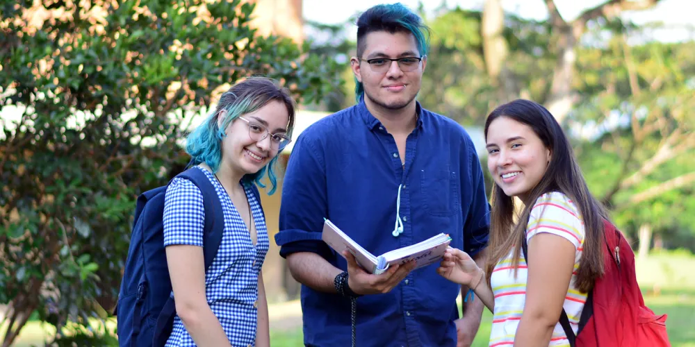 Principios y valores de Pontificial Universidad Javeriana Cali Principios y valores de Pontificial Universidad Javeriana Cali