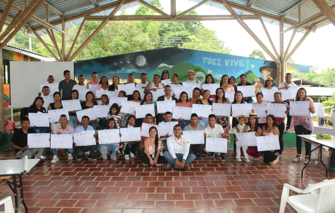 Potenciando el talento humano que construye paz desde sus territorios.  Potenciando el talento humano que construye paz desde sus territorios.