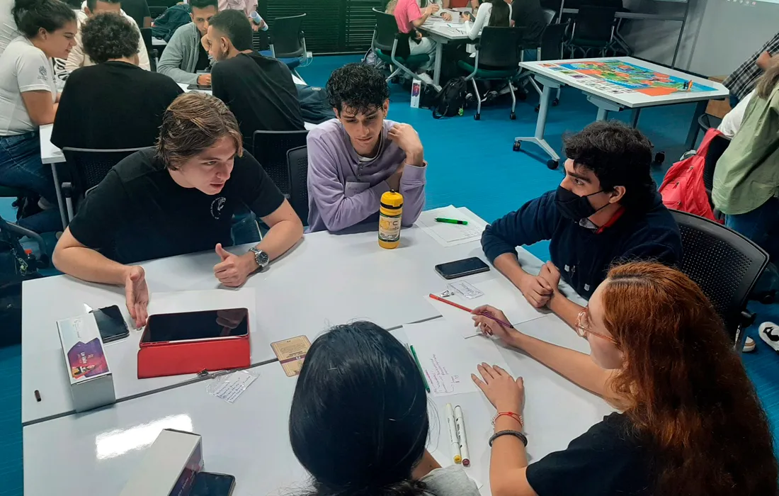 Estudiantes y profesores javerianos, parte de la primera cohorte de Un Valle para Crecer  Estudiantes y profesores javerianos, parte de la primera cohorte de Un Valle para Crecer