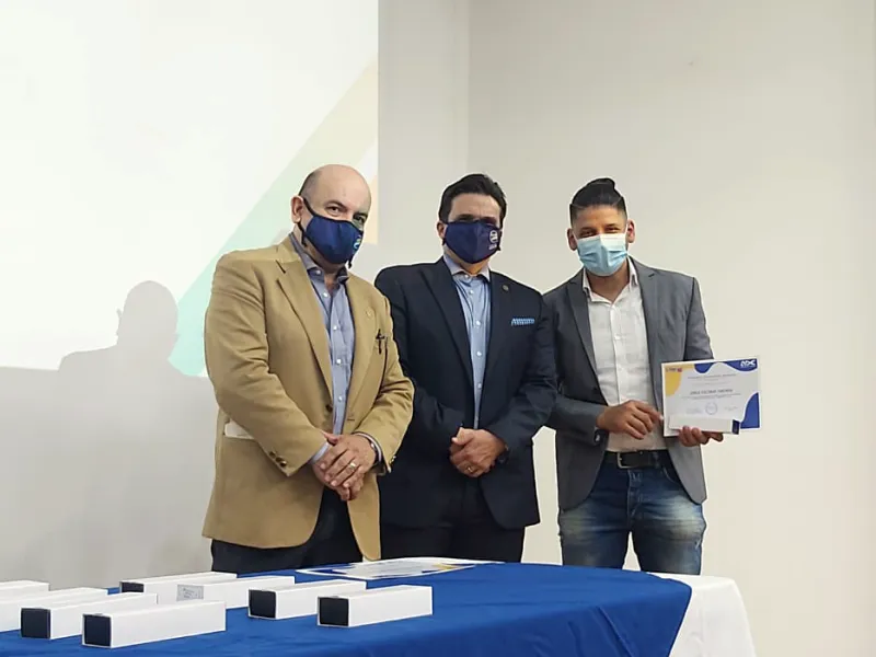 La FCEA ofreció ceremonia de reconocimiento a los 24 mejores Saber Pro de Administración de Empresas en la región La FCEA ofreció ceremonia de reconocimiento a los 24 mejores Saber Pro de Administración de Empresas en la región
