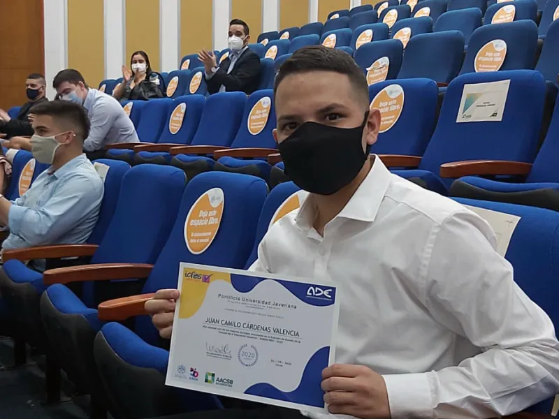 La FCEA ofreció ceremonia de reconocimiento a los 24 mejores Saber Pro de Administración de Empresas en la región La FCEA ofreció ceremonia de reconocimiento a los 24 mejores Saber Pro de Administración de Empresas en la región