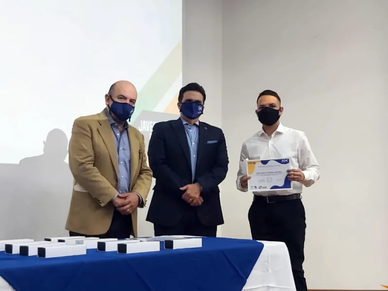 La FCEA ofreció ceremonia de reconocimiento a los 24 mejores Saber Pro de Administración de Empresas en la región La FCEA ofreció ceremonia de reconocimiento a los 24 mejores Saber Pro de Administración de Empresas en la región