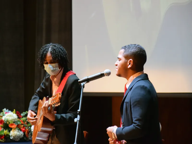 Programa de Enfermería realizó la primera imposición de tocas y botones a sus estudiantes Programa de Enfermería realizó la primera imposición de tocas y botones a sus estudiantes