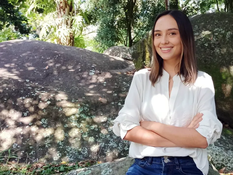 Valeria Esparza Silva, estudiante de séptimo semestre de Administración de Empresas Valeria Esparza Silva, estudiante de séptimo semestre de Administración de Empresas