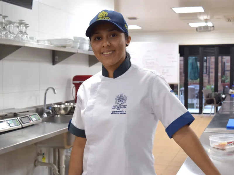 Daniela Zuluaga, estudiante de Gastronomía y Artes Culinarias Daniela Zuluaga, estudiante de Gastronomía y Artes Culinarias