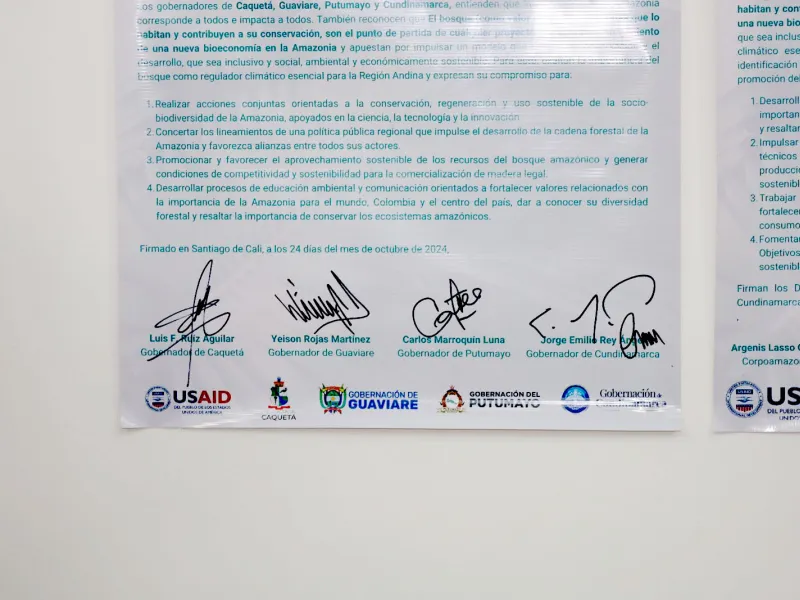 En el marco de la decimosexta Cumbre de las Partes – COP 16, el campus de la Universidad Javeriana fue el escenario de la cumbre de gobernadores, autoridades ambientales y el sector privado de la Amazonía y Cundinamarca en la que se firmaron dos memorandos de entendimiento que buscan establecer un mecanismo para que la madera que se comercializa en el centro del país pueda tener una cadena de valor que garantice la legalidad del producto y se pueda tener la trazabilidad necesaria para garantizarlo. En el marco de la decimosexta Cumbre de las Partes – COP 16, el campus de la Universidad Javeriana fue el escenario de la cumbre de gobernadores, autoridades ambientales y el sector privado de la Amazonía y Cundinamarca en la que se firmaron dos memorandos de entendimiento que buscan establecer un mecanismo para que la madera que se comercializa en el centro del país pueda tener una cadena de valor que garantice la legalidad del producto y se pueda tener la trazabilidad necesaria para garantizarlo.
