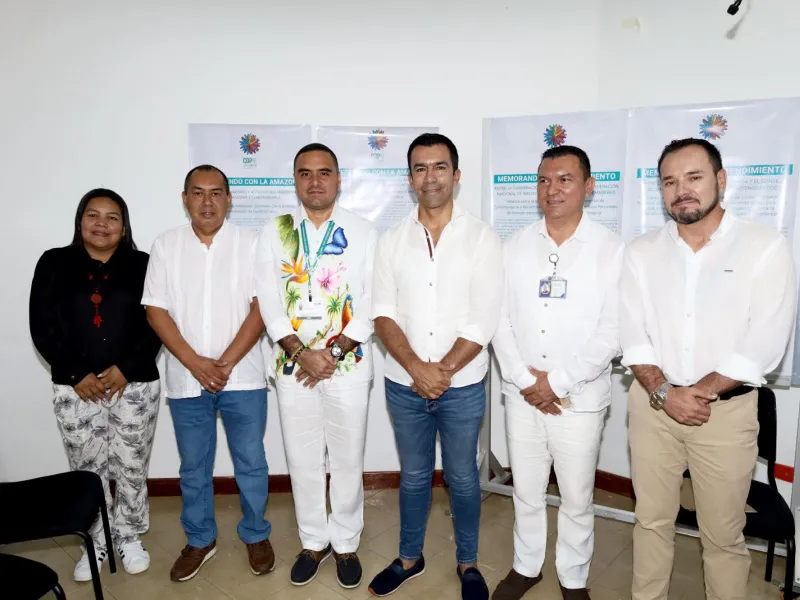 En el marco de la decimosexta Cumbre de las Partes – COP 16, el campus de la Universidad Javeriana fue el escenario de la cumbre de gobernadores, autoridades ambientales y el sector privado de la Amazonía y Cundinamarca en la que se firmaron dos memorandos de entendimiento que buscan establecer un mecanismo para que la madera que se comercializa en el centro del país pueda tener una cadena de valor que garantice la legalidad del producto y se pueda tener la trazabilidad necesaria para garantizarlo. En el marco de la decimosexta Cumbre de las Partes – COP 16, el campus de la Universidad Javeriana fue el escenario de la cumbre de gobernadores, autoridades ambientales y el sector privado de la Amazonía y Cundinamarca en la que se firmaron dos memorandos de entendimiento que buscan establecer un mecanismo para que la madera que se comercializa en el centro del país pueda tener una cadena de valor que garantice la legalidad del producto y se pueda tener la trazabilidad necesaria para garantizarlo.