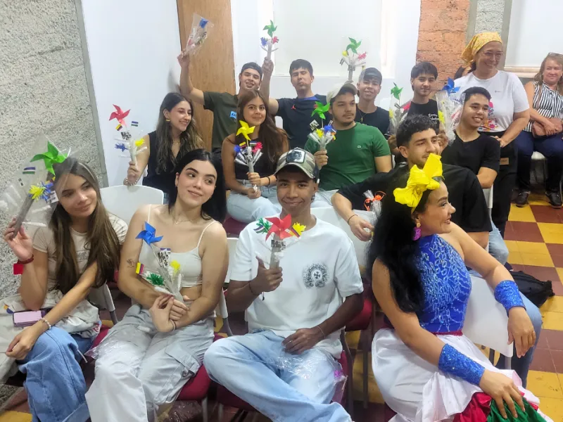 ¡100 años de tradición caleña que los javerianos ayudan a preservar en las macetas de alfeñique!  ¡100 años de tradición caleña que los javerianos ayudan a preservar en las macetas de alfeñique!