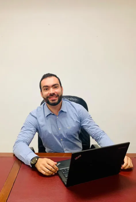 Julián Navarro, ingeniero industrial de la Javeriana Cali Julián Navarro, especialista en Logística de la Javeriana Cali