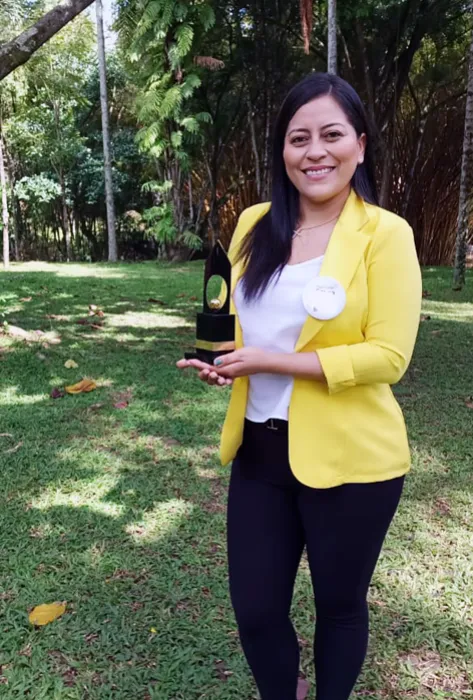Una egresada javeriana fue elegida como la Mujer Cafam Cauca 2022  Una egresada javeriana fue elegida como la Mujer Cafam Cauca 2022