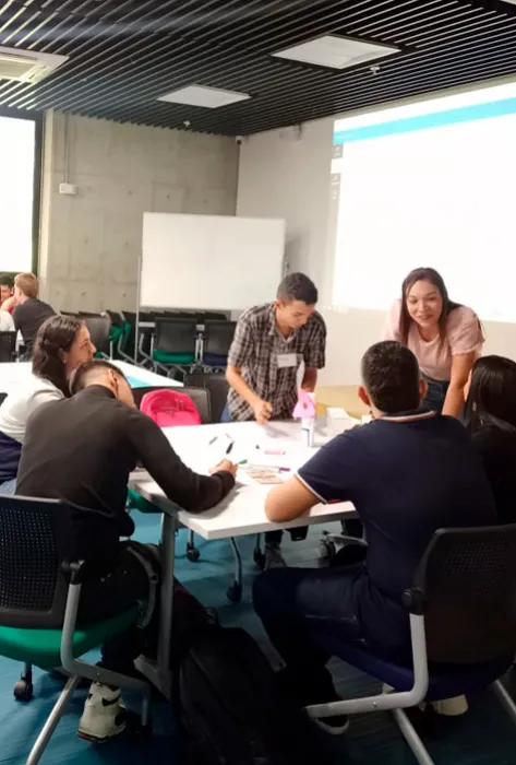 Estudiantes y profesores javerianos, parte de la primera cohorte de Un Valle para Crecer  Estudiantes y profesores javerianos, parte de la primera cohorte de Un Valle para Crecer