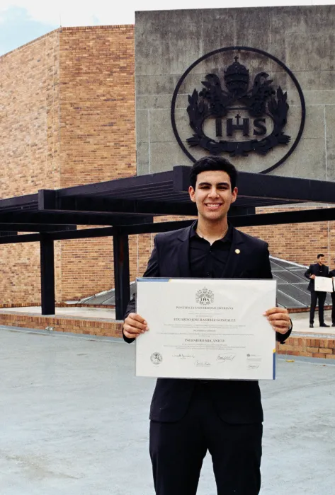“Mi principal fuente de inspiración es el conocimiento”, José Ramírez, estudiante de Ingeniería Mecánica “Mi principal fuente de inspiración es el conocimiento”, José Ramírez, estudiante de Ingeniería Mecánica