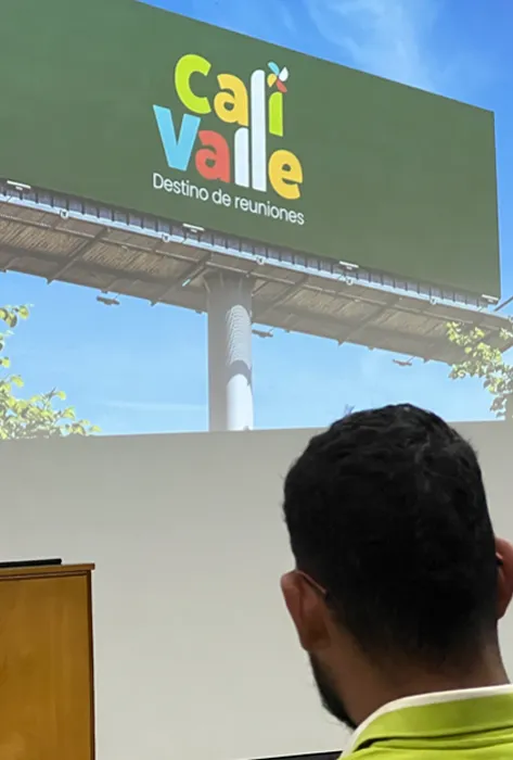 Estudiantes de Turismo y Mercadeo presentaron la marca ‘Cali Valle: Destino de reuniones’ Estudiantes de Turismo y Mercadeo presentaron la marca ‘Cali Valle: Destino de reuniones’