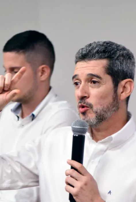 “Nuestro propósito es formar líderes que transforman”, Fabián Osorio Tinoco, decano de la FCEA  “Nuestro propósito es formar líderes que transforman”, Fabián Osorio Tinoco, decano de la FCEA