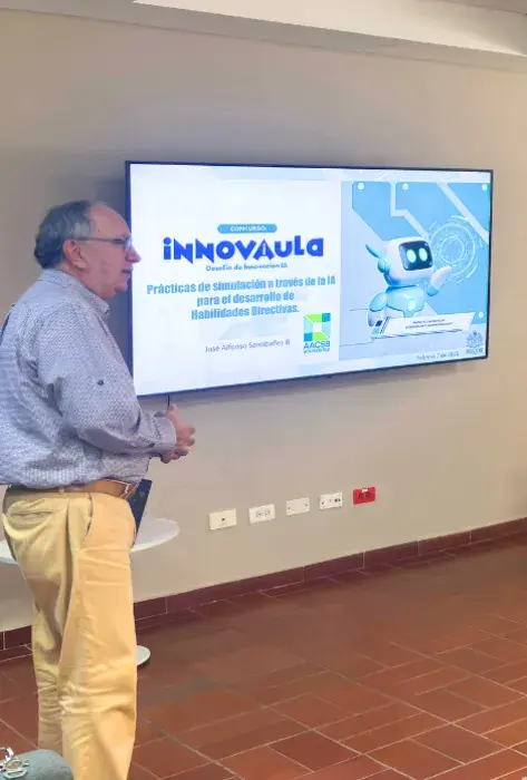 Juego de roles al estilo “Shark Tank” con IA gana el concurso docente Innovaula de la Javeriana Cali